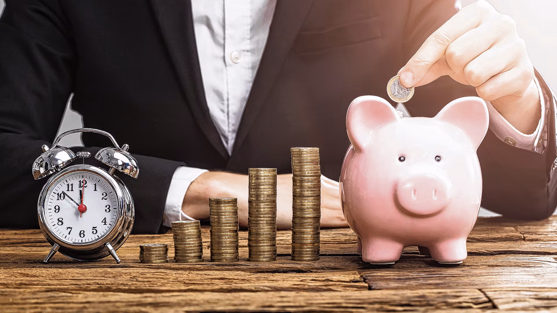 ¿Qué hacer con tus ahorros? Opciones para invertir en Colombia